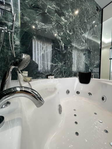 Bathroom 3, Imperator Hotel, Tirana