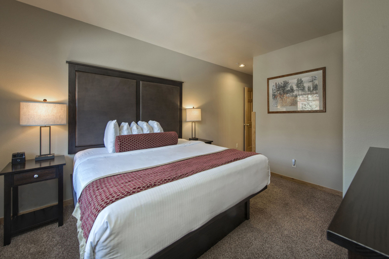 Bedroom 2, Grand Timber Lodge , Summit