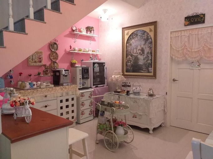 Food & Drinks 3, Rose Castle Hostel, Taitung