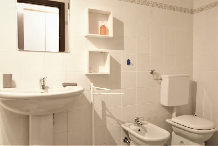 Bathroom 3, Da Simona Appartamenti, Imperia