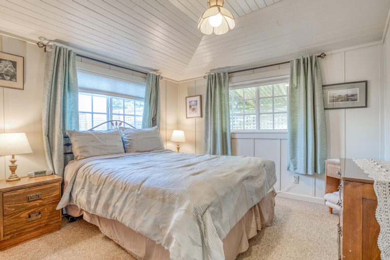 The Sea Knoll - Meredith Lodging, Clatsop