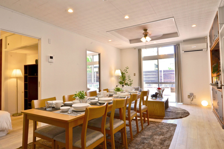 Food & Drinks 3, Purple House, Chatan