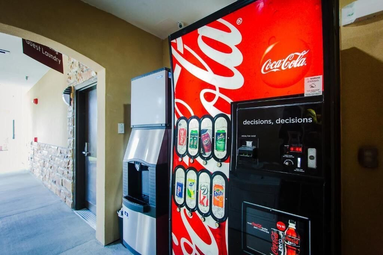 Food & Drinks, Palace Inn and Suites - Willowbrook Mall, Houston