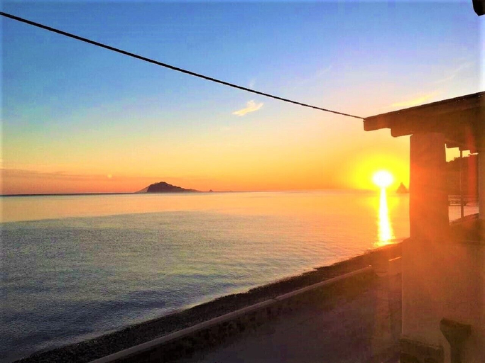 Terrace/patio 5, Seafront Apartment - Beach in front, Messina