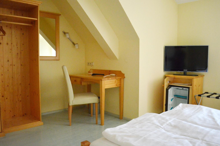 Bedroom 4, Hotel Alte Post, Waldshut