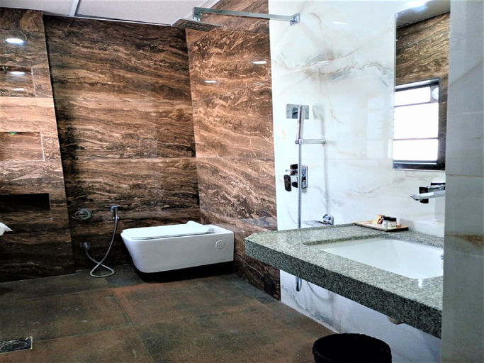 Bathroom 3, Hotel Rose Gold, Ahmadnagar