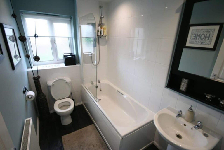 Bathroom 3, Contractorscleancharming 2-bed House in Coventry, Coventry