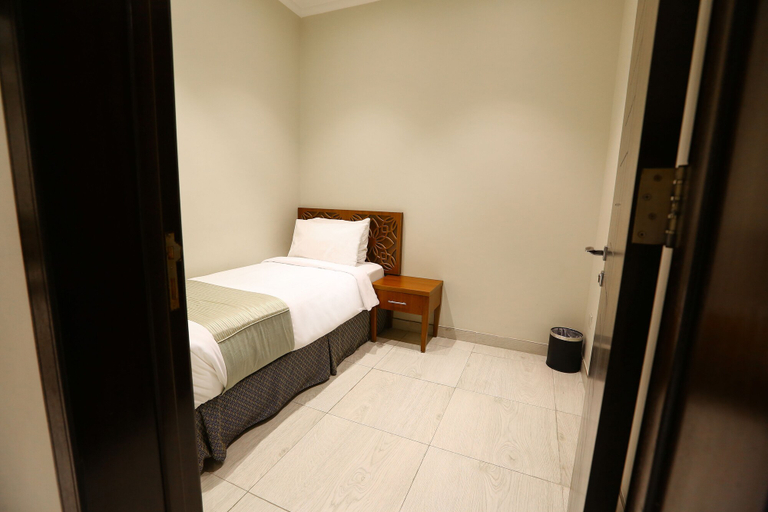 Bedroom 2, Lotaz Hotel Suites - Al Salamah, Jeddah