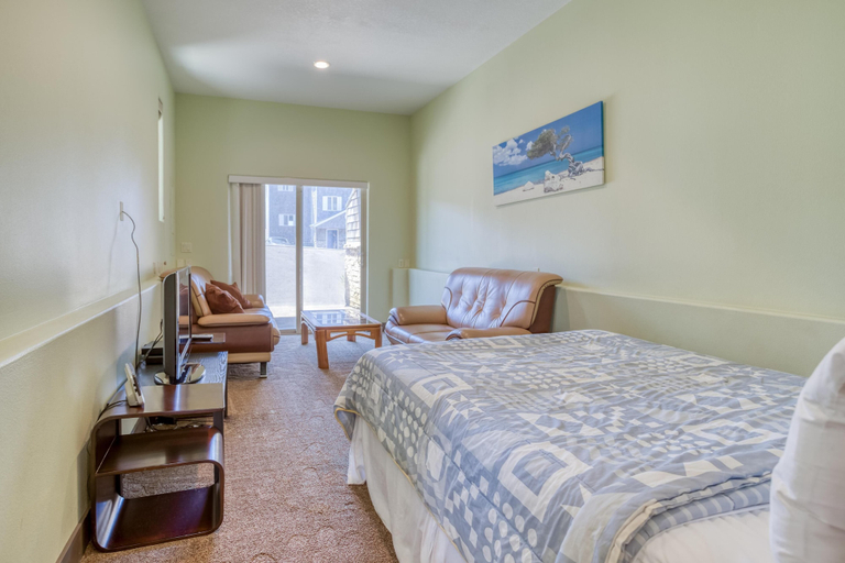 Bedroom 1, Coastal Dream, Lincoln