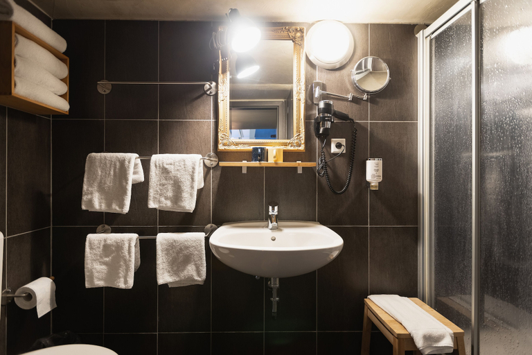 Bathroom 5, aappartel boardinghouse city center, Bielefeld