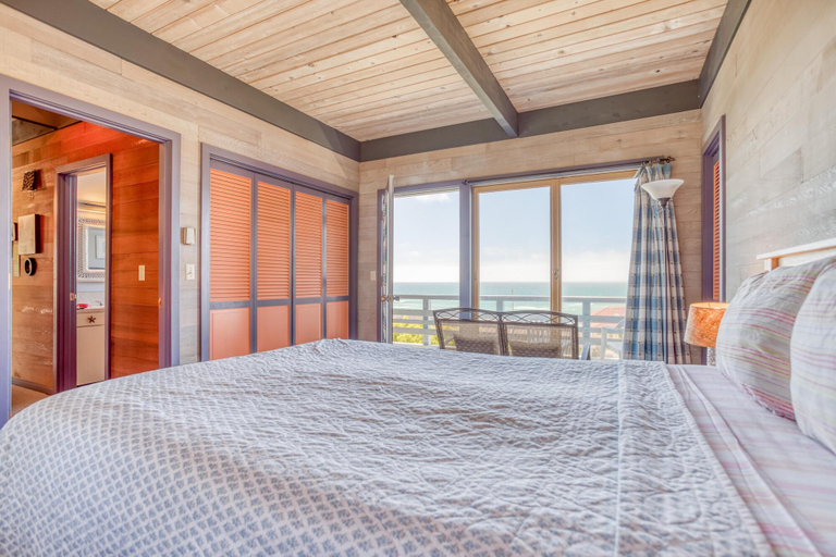 Bedroom 3, Deerfield Cottage, Lincoln