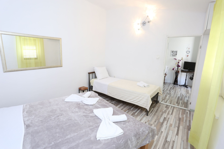 Bedroom 4, Apartments Nikolla, Split