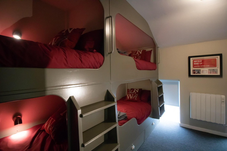 Bedroom 4, The Sandon Hotel, Sefton