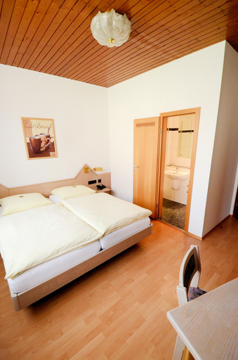 Bedroom 4, Hotel Altbacher Hof, Esslingen