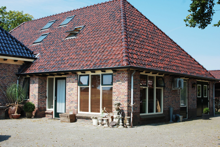 Exterior & Views 2, B&B Zandhuizen, Weststellingwerf