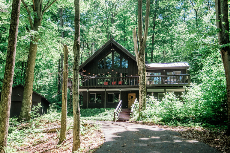 Exterior & Views