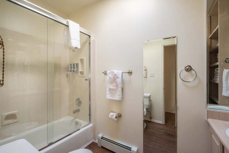 Bathroom 3, Encantada - Spacious and Luxurious Home, Walk to The Plaza, Santa Fe