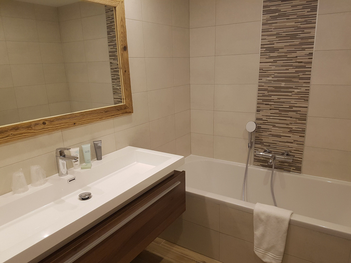 Bathroom 4, Chalet Marano Hotel Restaurant & Spa, Alpes-Maritimes