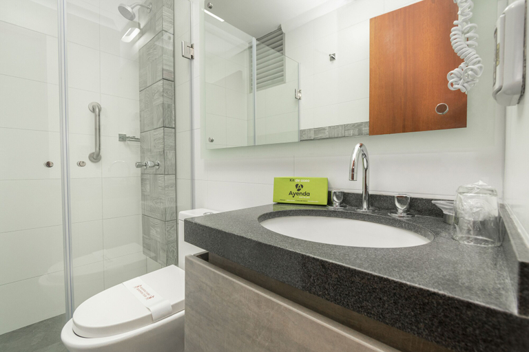 Bathroom 3, Hotel El Marques, Lima