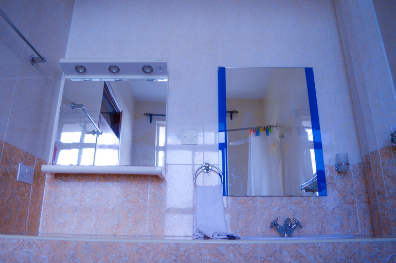 Bathroom 4, Stardom Hotel, Kasarani
