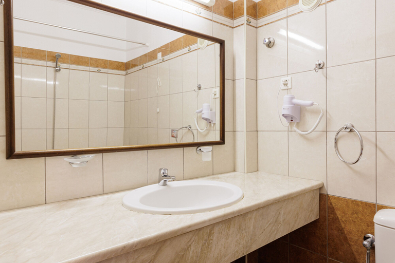 Bathroom 5, Aphrodite Beachfront Hotel, Ionian Islands
