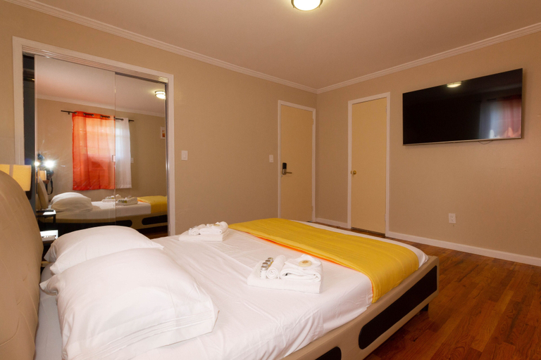 Bedroom 3, Cheerful & Beautiful 3-Bedroom Ranch, Nassau