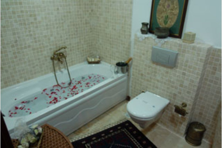 Bathroom 2, Villa Sphendone, Fatih