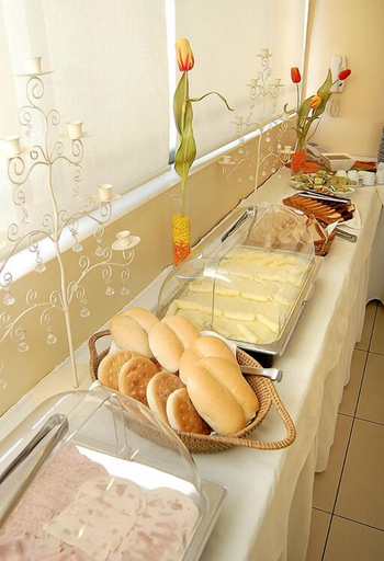 Food & Drinks 5, Imperio Suites, Santiago