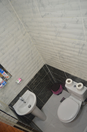 Bathroom 4, Midtown Hostel, 'Abdin