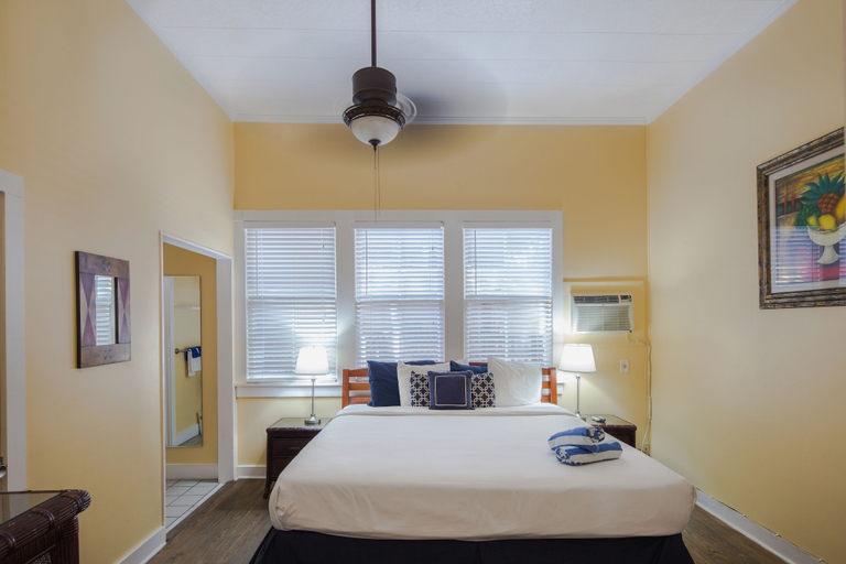 Bedroom 3, Wicker Guesthouse, Monroe