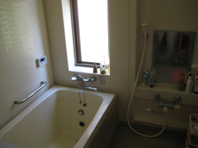 Bathroom 4, Towadako Backpackers, Towada