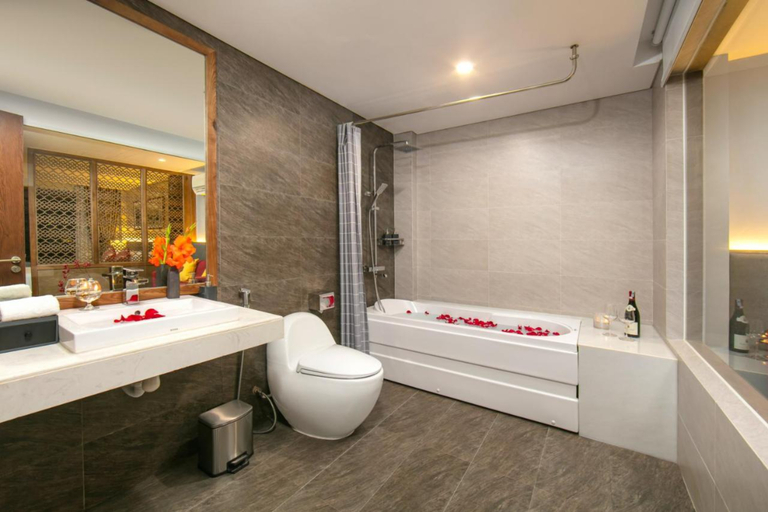 Bathroom 5, DeLaSol Sapa Hotel, Sa Pa