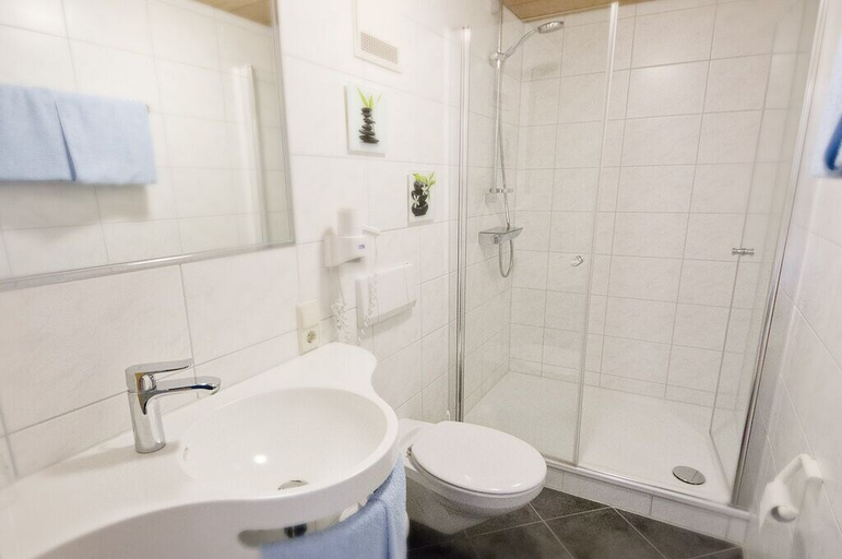 Bathroom 4, Gasthof Hirschen-Dorfmühle, Emmendingen
