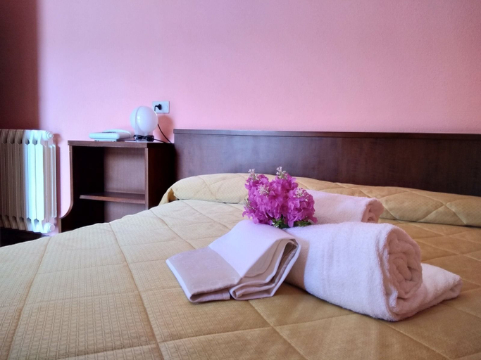 Bedroom 3, Hotel Cristallo, Cosenza