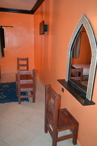 Others 3, Inyan Dakhla Hotel