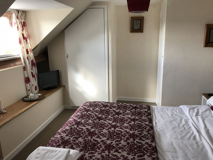 Bedroom 2, The Pecking Mill Inn, Somerset