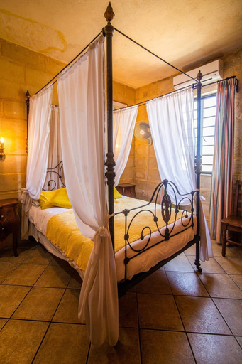 Bedroom 2, Ta' Bertu Host Family Bed & Breakfast