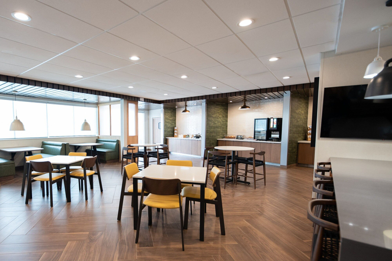 Food & Drinks 5, Fairfield Inn & Suites by Marriott Kingsport, Sullivan