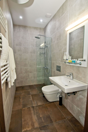 Bathroom 4, Sky Inn Hotel Batumi, Batumi