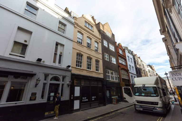 Exterior & Views, Impeccable 1-bedroom Apartment in London, London