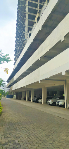 Exterior & Views 21