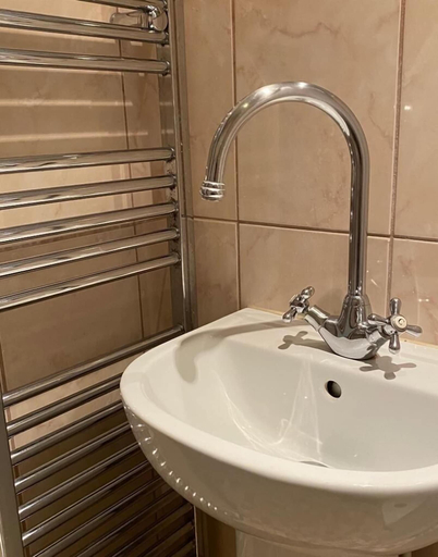 Bathroom 4, Sutton Guest House, Birmingham
