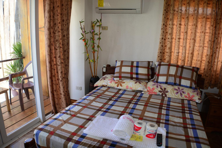 Bedroom 4, Capt'n Gregg's, Puerto Galera