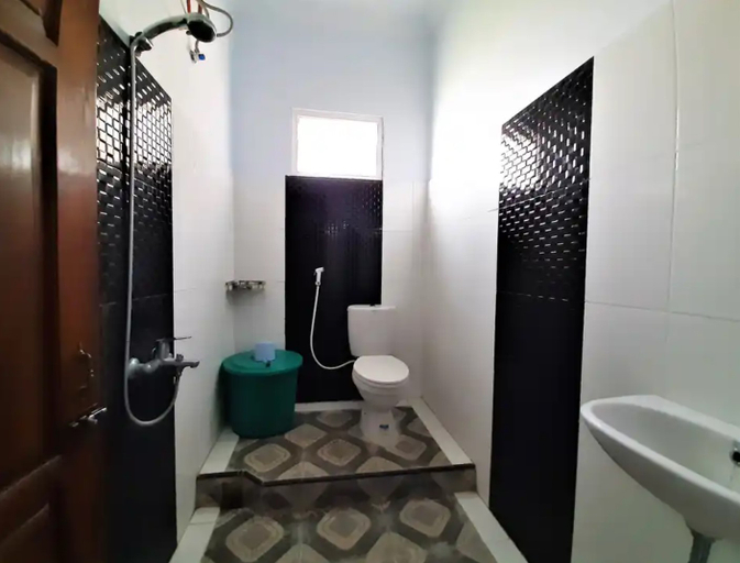 Bathroom 5, Hotel Restu, Yogyakarta