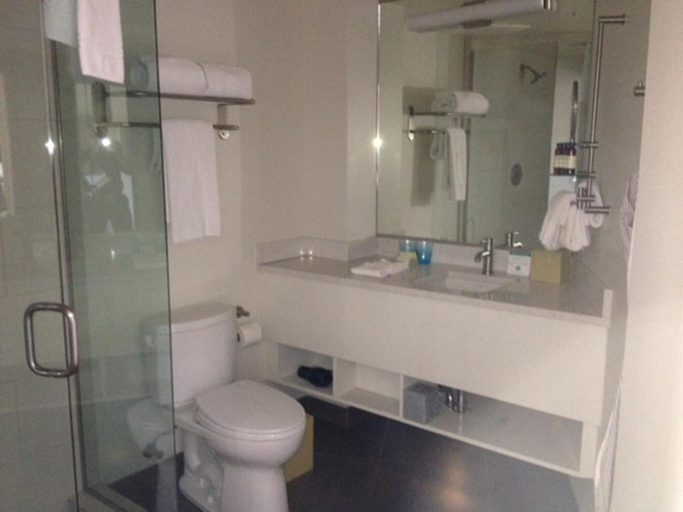 Bathroom 3, Hotel Parq Central, Bernalillo