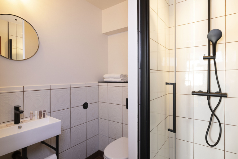 Bathroom 3, Hotel Ernest, Paris