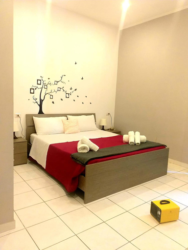 Bedroom 4, Sweet Night, Napoli