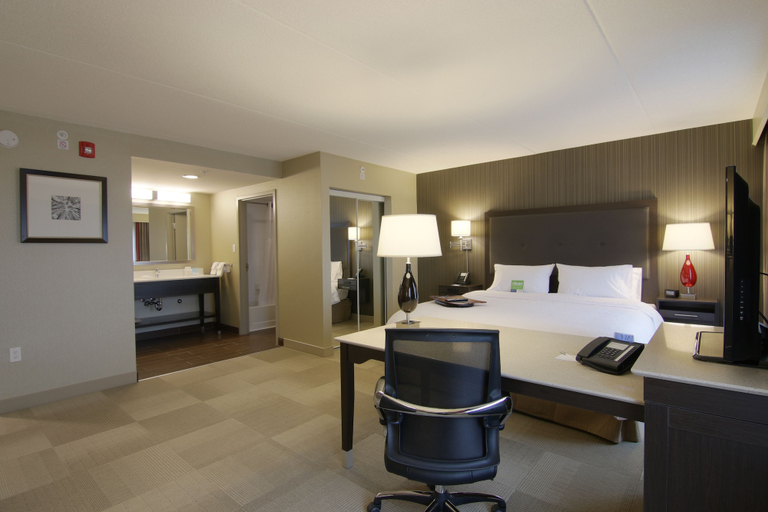 Bedroom 3, Hampton Inn & Suites by Hilton Toronto Markham, York