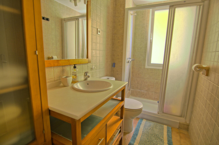 Bathroom, Ocumare Apartment, Málaga