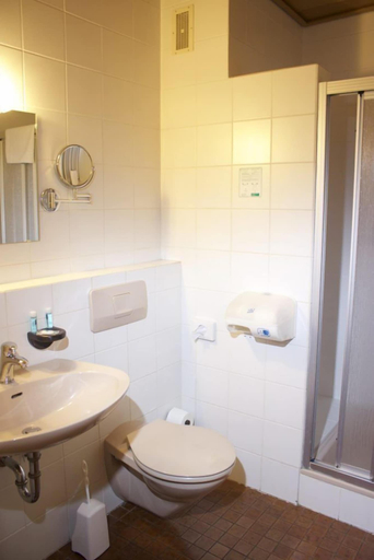 Bathroom 5, Hotel Wermelt, Steinfurt